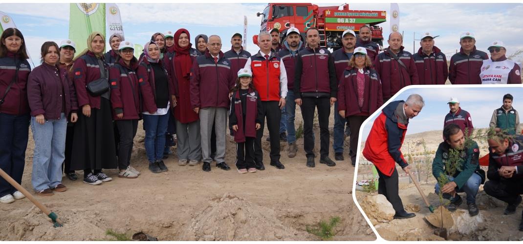 ​11 Kasım Milli Ağaçlandırma Günü'nde Fidanlar Geleceğe Nefes Oldu